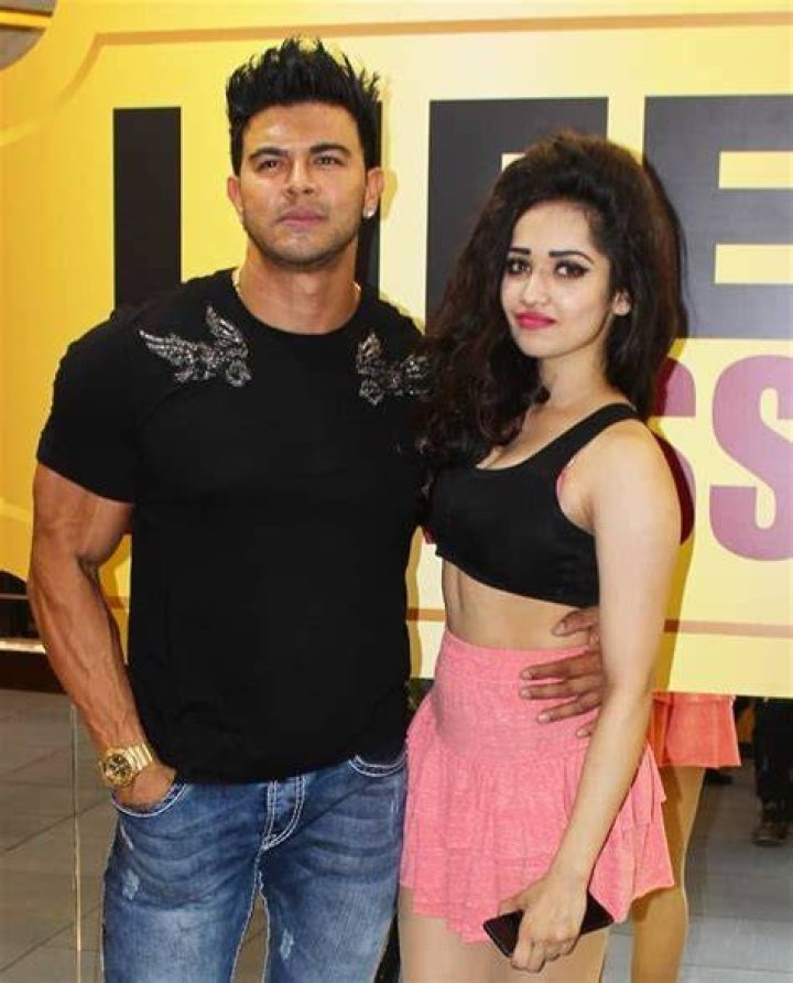 Aditi Mistry Nipples Slip