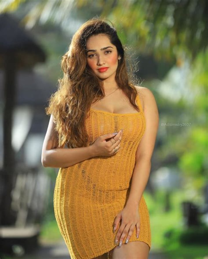 Aditi Mistry Nude Live