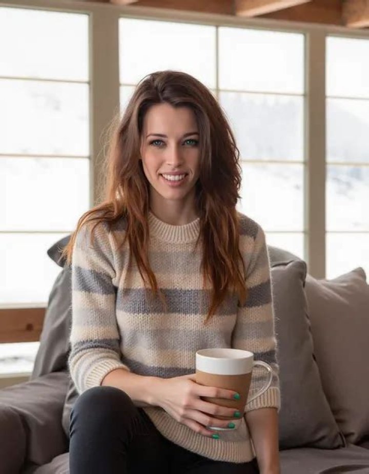 Caitlin McSwain: Exploring the Talented Actress, Model, and Streamer