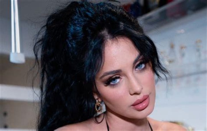 Camilla Araujo Hot: Exploring Her Magnetic Presence and Online Influence