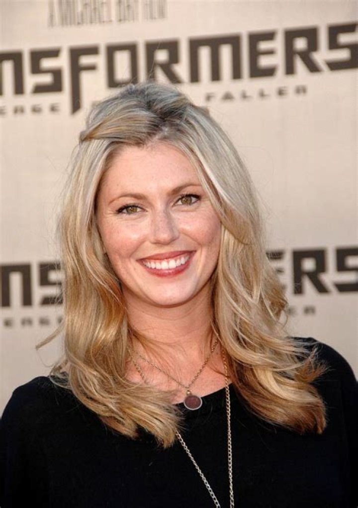 Exploring Diora Baird: From Screen Star to Digital Creator