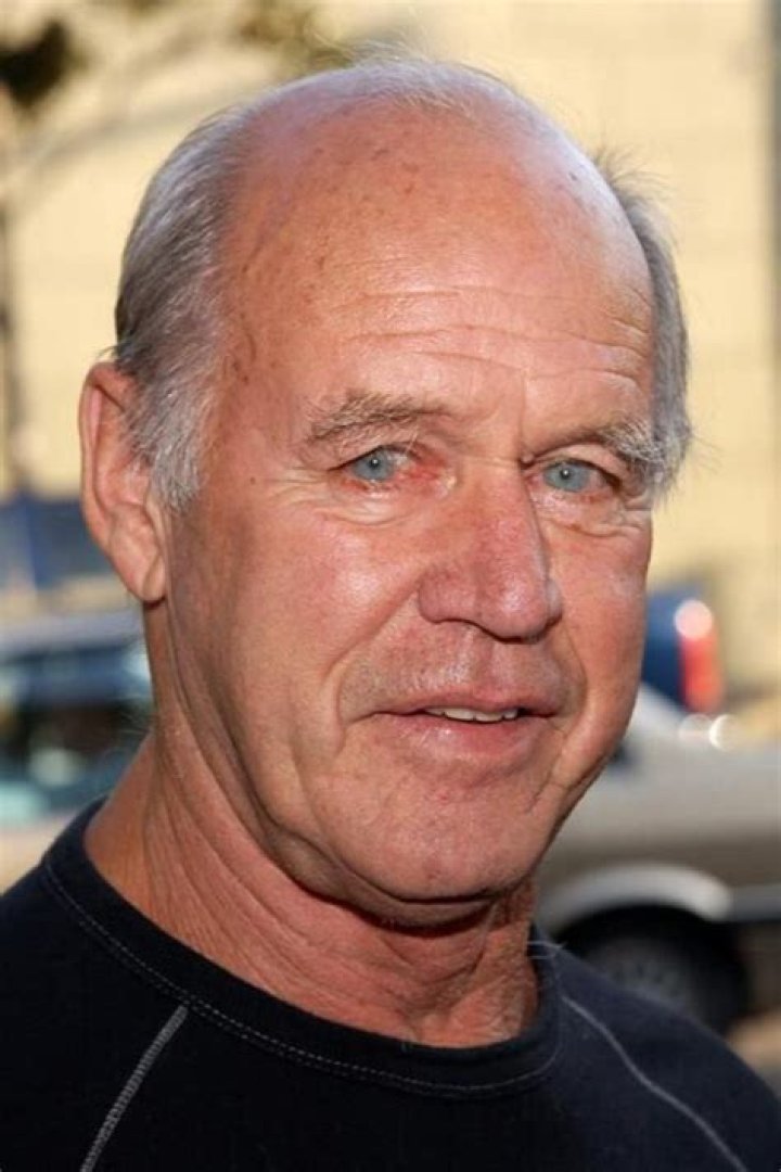 Geoffrey Lewis: Exploring the Enduring Legacy of a Familiar Face in Film
