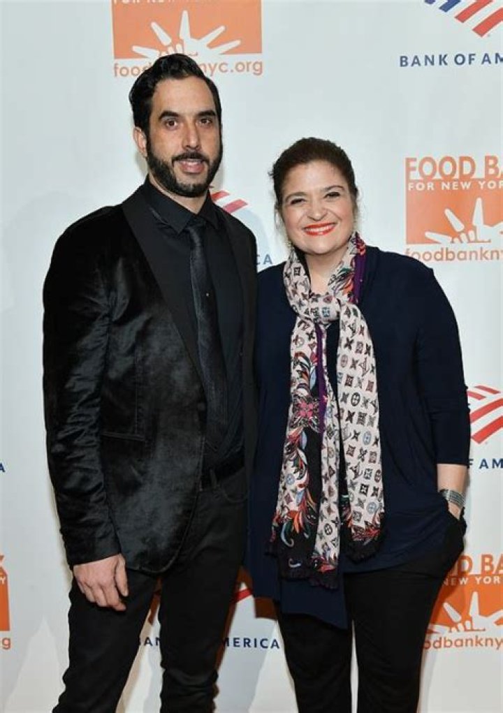 Is Alex Guarnaschelli Married? Uncovering Her Relationship Status in 2024