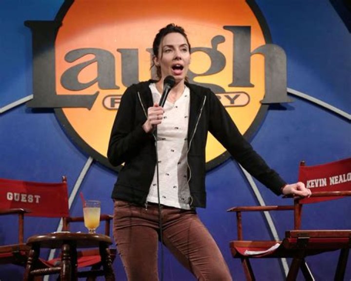 Is Whitney Cummings a Republican? Unpacking Her Political Stance in Comedy Today