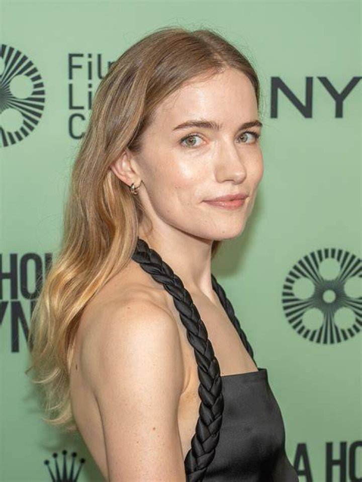 Is Willa Fitzgerald Married? Unpacking Her Relationship Status in 2024