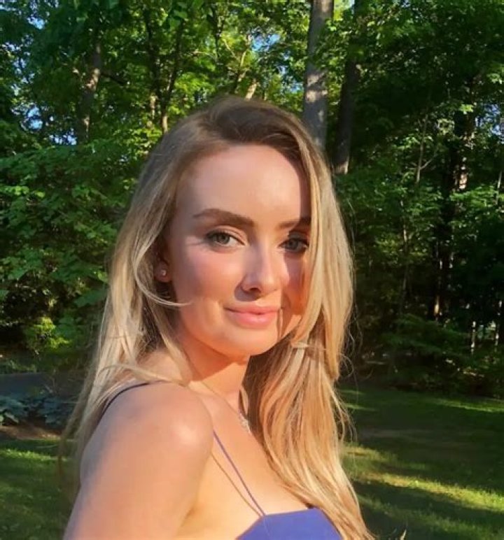 Rikki Schlott Bio