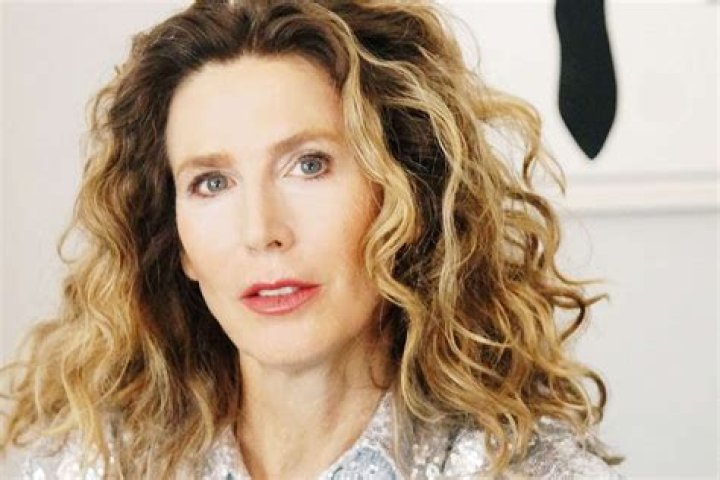 Sophie B. Hawkins: Unpacking the Public Interest in Celebrity Relationships and Personal Journeys
