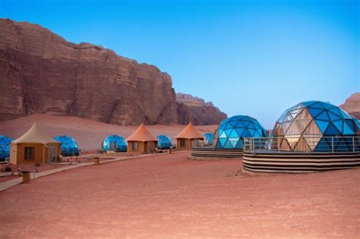 Virlkand: Uncovering Unique Experiences in a Connected World